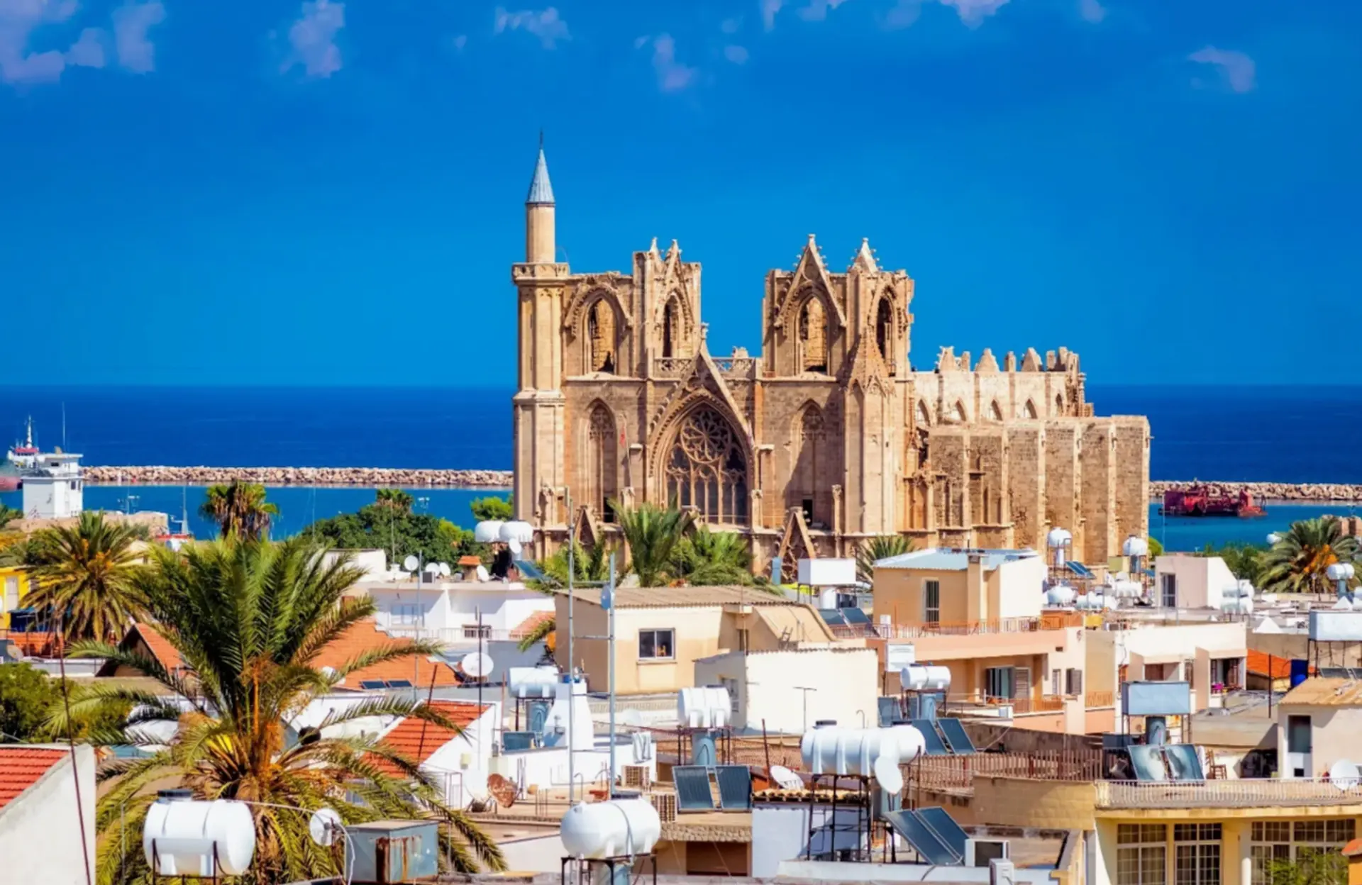 Cyprus residence permit through the purchase of real estate