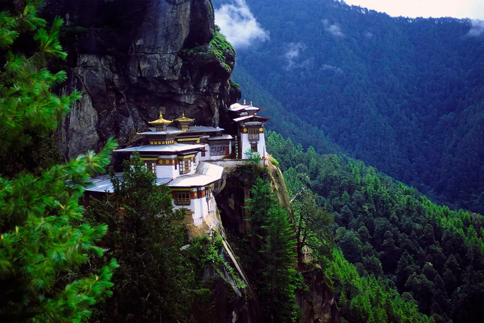  Bhutan Digital Nomad Visa: A New Programme for Remote Specialists