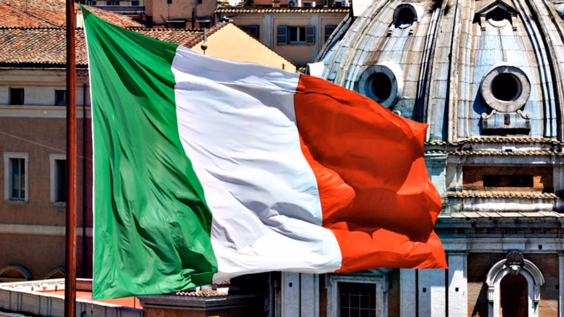 Italian Residence Permit for a Financially Independent Family with a Child