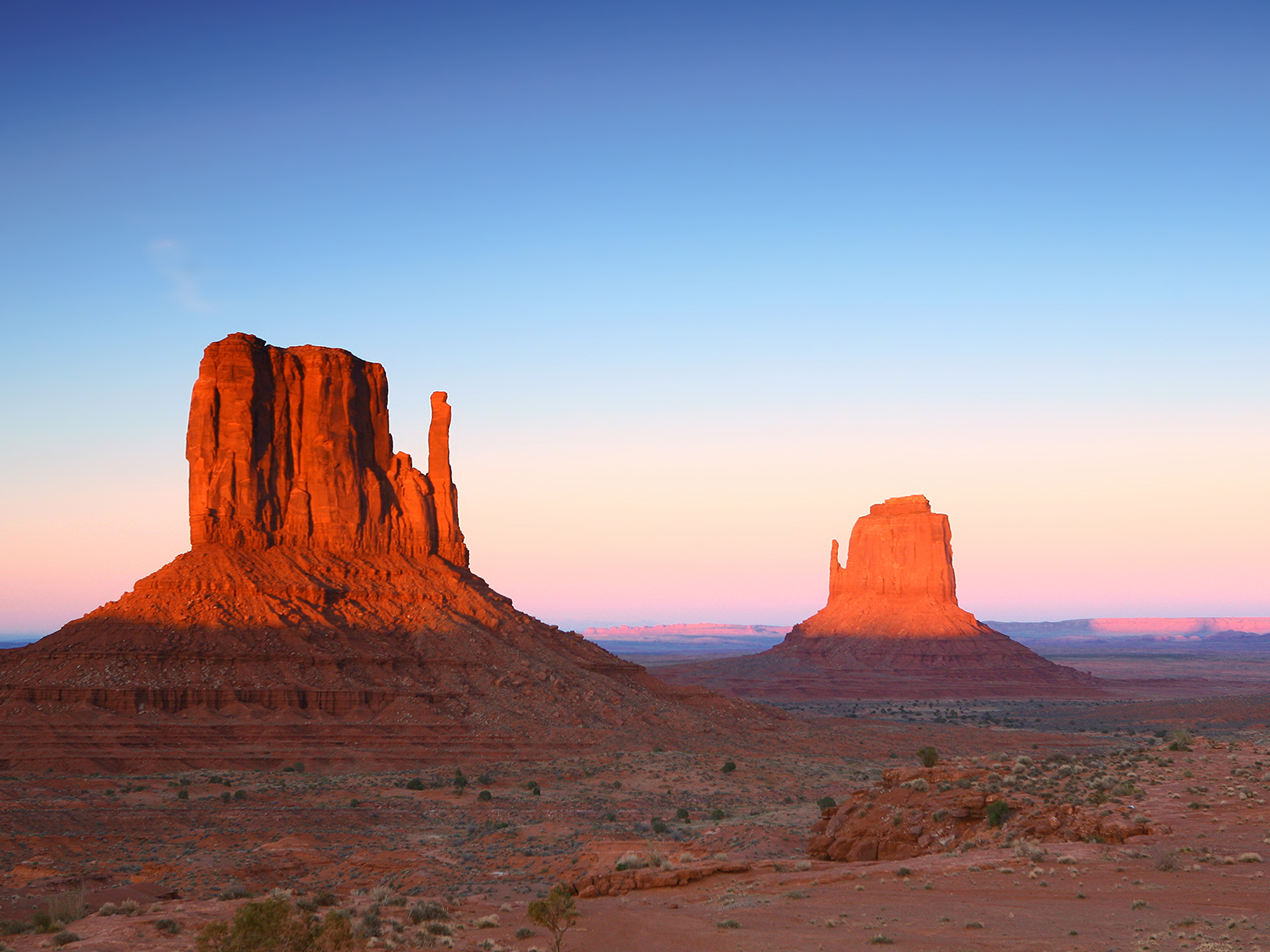 $Guide to obtaining U.S. residency: on table